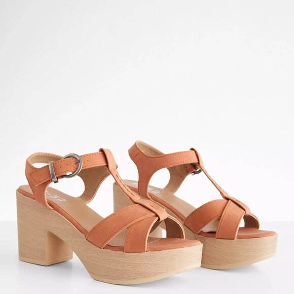 Tan Platform Sandals with Chunky Heel and T-Strap - Picture 1 of 6